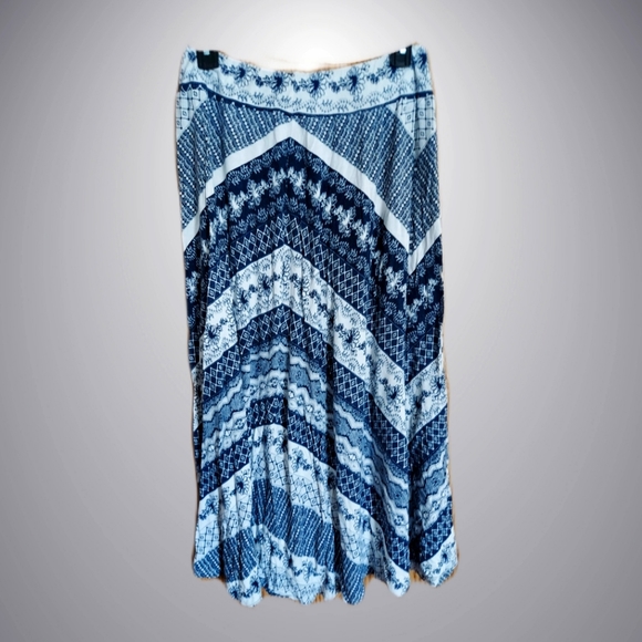 Hannah Dresses & Skirts - 3/$25 Maxi Skirt PXL Blue/White